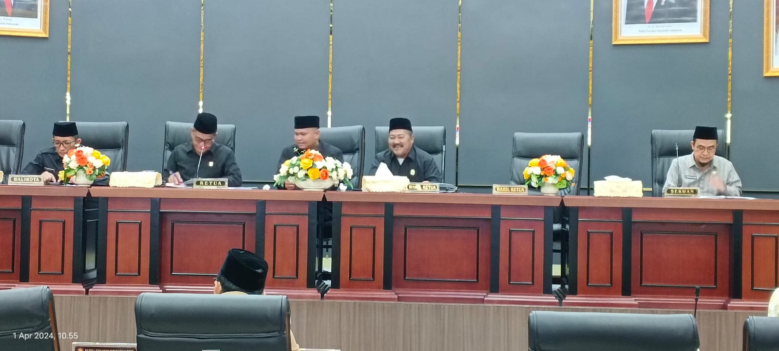 Dprd Kota Padang Gelar Rapat Paripurna Fraksi Sampaikan Pendapat Dan