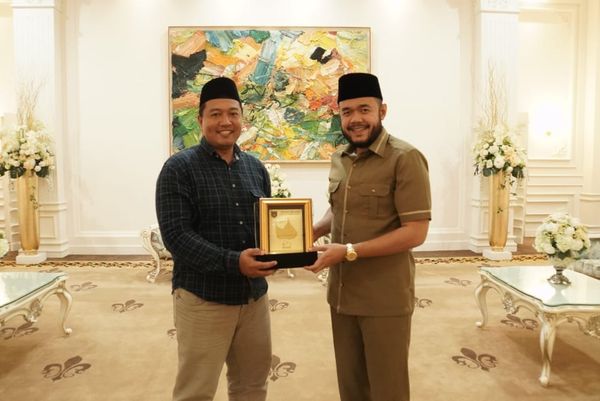 Kepala Rumah Tahanan Kelas IIB Padang Panjang Menerima Penghargaan