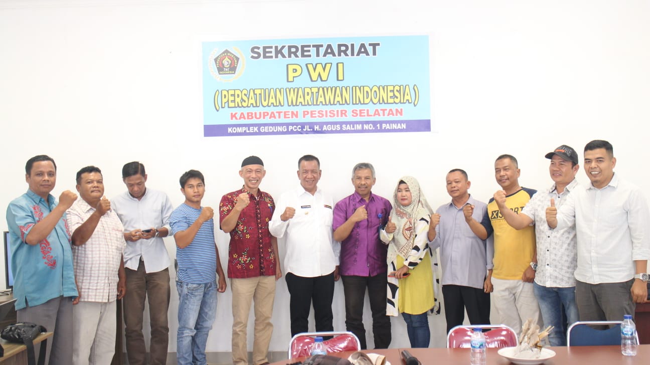 Diskominfo Pesisir Selatan Raih Juara 1 Lomba Paduan Suara HUT RI ke 77 Tahun 2022