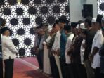 Gubernur Sumbar Lepas Almarhumah Hj. Naimah, Ibunda Sekda Hansastri Ke Peristirahatan Terakhir