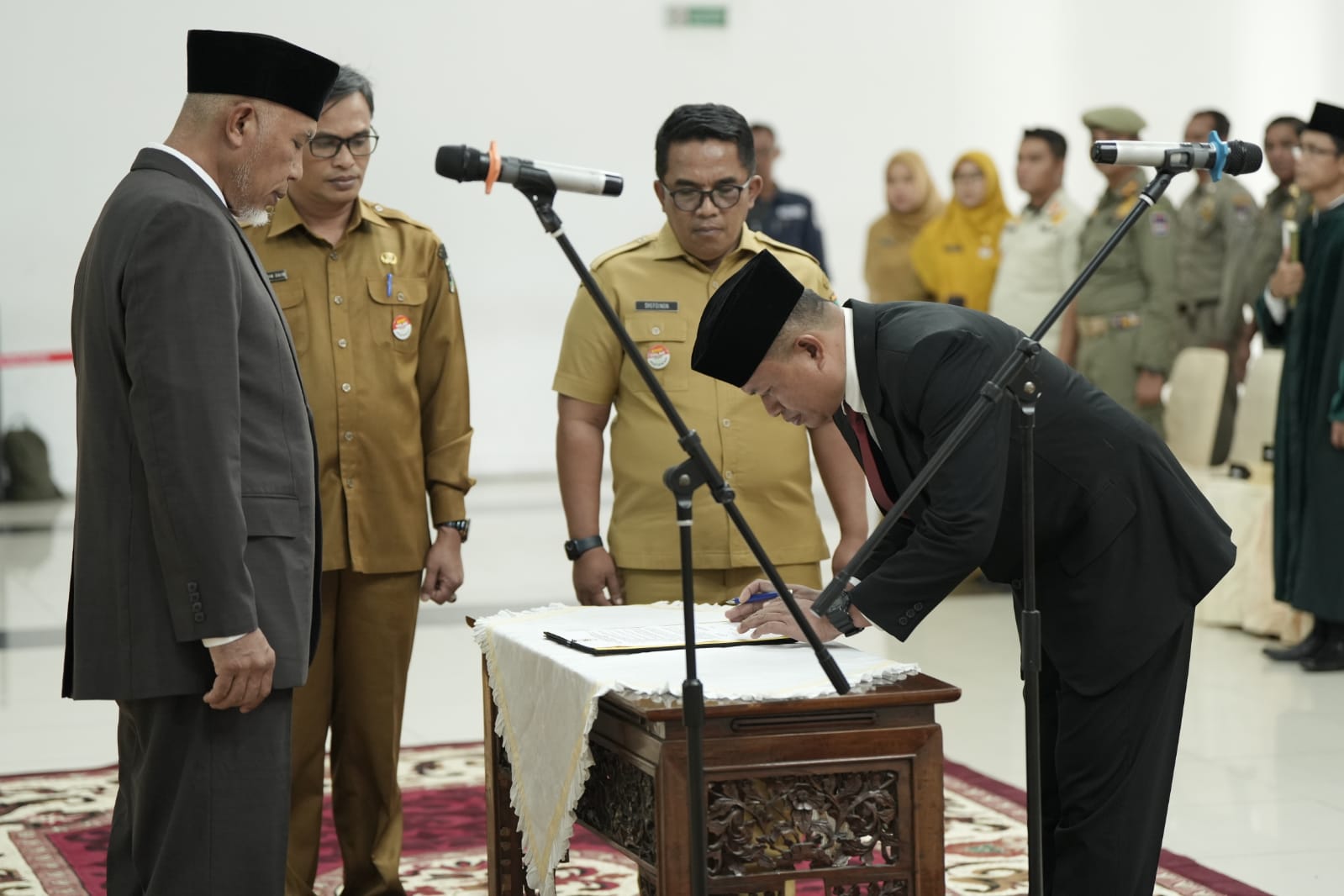 Gubernur Sumbar Melantik Mursalim Jadi Kepala Biro Adpim Provinsi Sumatera Barat