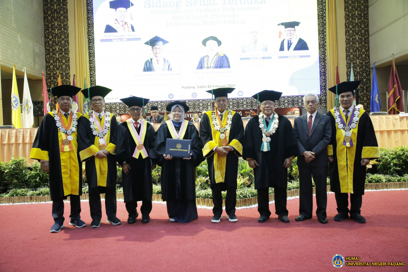 Universitas Negeri Padang Berikan Gelar Adjunct Profesor dan Profesor Kehormatan Kepada Dua Tokoh Hebat