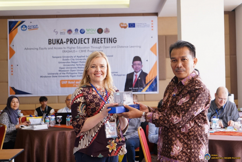 Universitas Negeri Padang Menjadi Host BUKA-Project Meeting