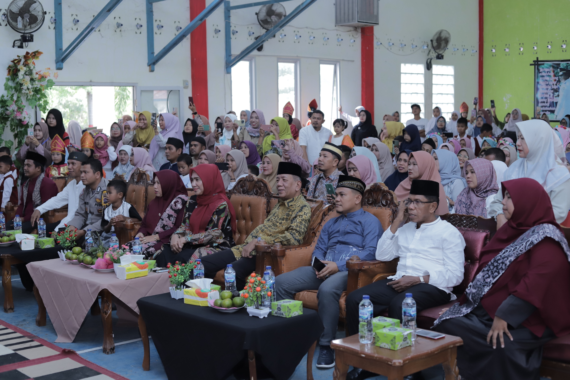 Rusma Yul Anwar Hadiri Wisuda Tahfidz dan Perpisahan Siswa VI SDIT Al Qudwah Surantih