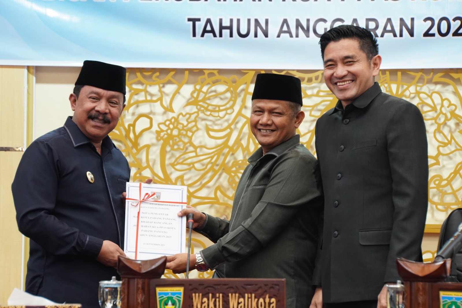 Asrul Sampaikan Nota Pengantar Rancangan Perubahan KUA-PPAS 2023