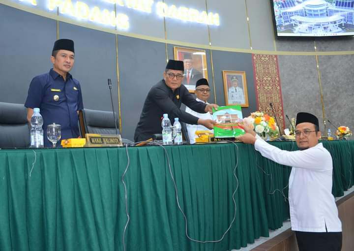 DPRD Kota Padang Gelar Rapat Paripurna Tutup Masa Sidang III Tahun 2023 dan Buka Masa Sidang I Tahun 2024