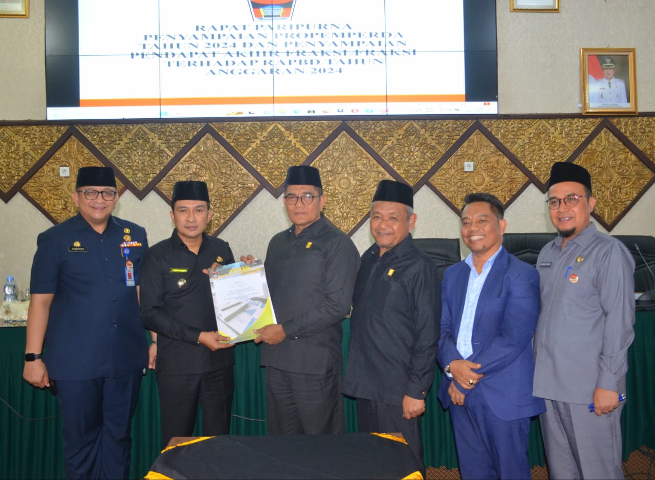 DPRD Kota Padang dan Pemko Tetapkan APBD 2024 RP. 2.57 Triliun