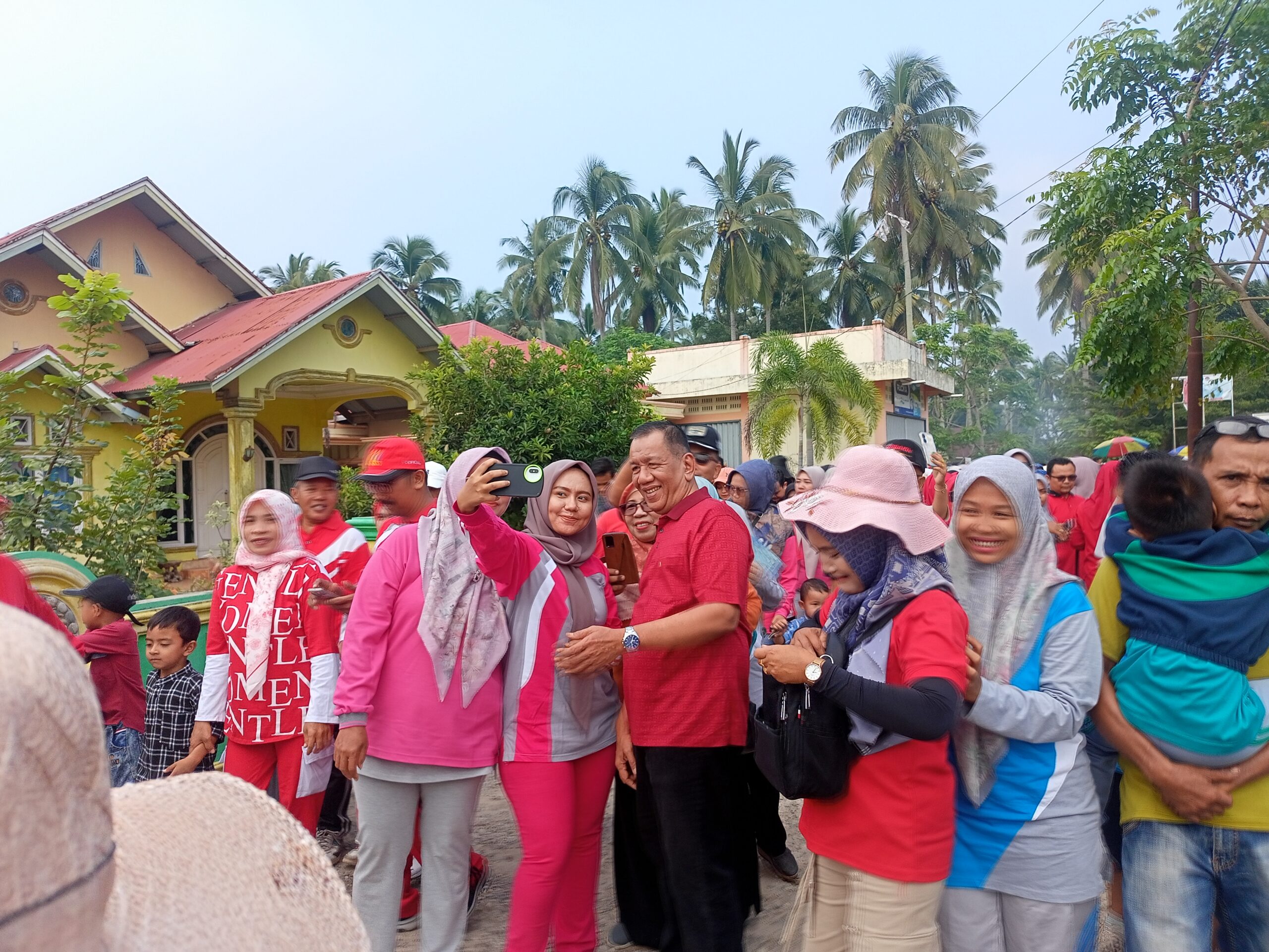 Hari Sumpah Pemuda Ke-95, Ribuan Warga Antusias Ikuti Acara Jalan Santai di Sutera