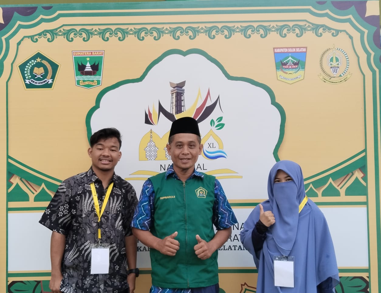 Hasbullah Haris si ''Mandulang Cinto' dan Rona Febriani Berlaga di Final Lomba Karya Tulis Ilmiah Al-Qur'an di MTQ Sumbar