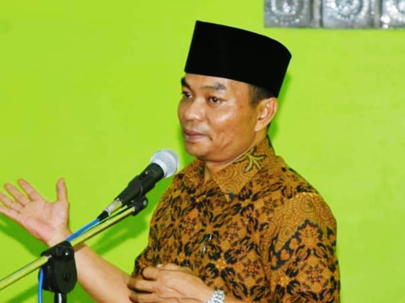 Menurut Anggota DPRD Sumbar, Hidayat, Kalangan Ibu-ibu Harus Kreatif Membantu Ekonomi Keluarga