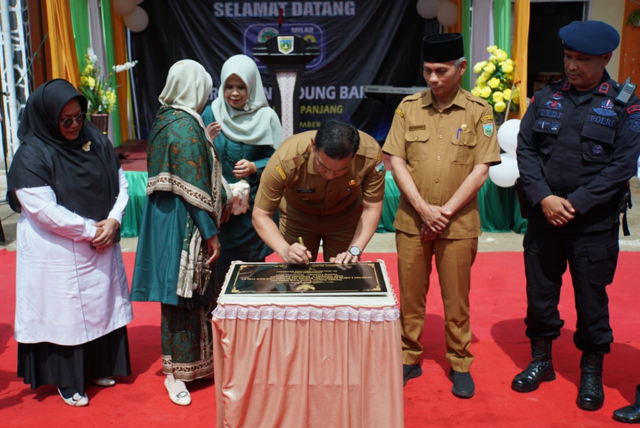 Pj Wali Kota Padang Panjang Sonny Budaya Putra Resmikan Gedung Baru SMP N 4