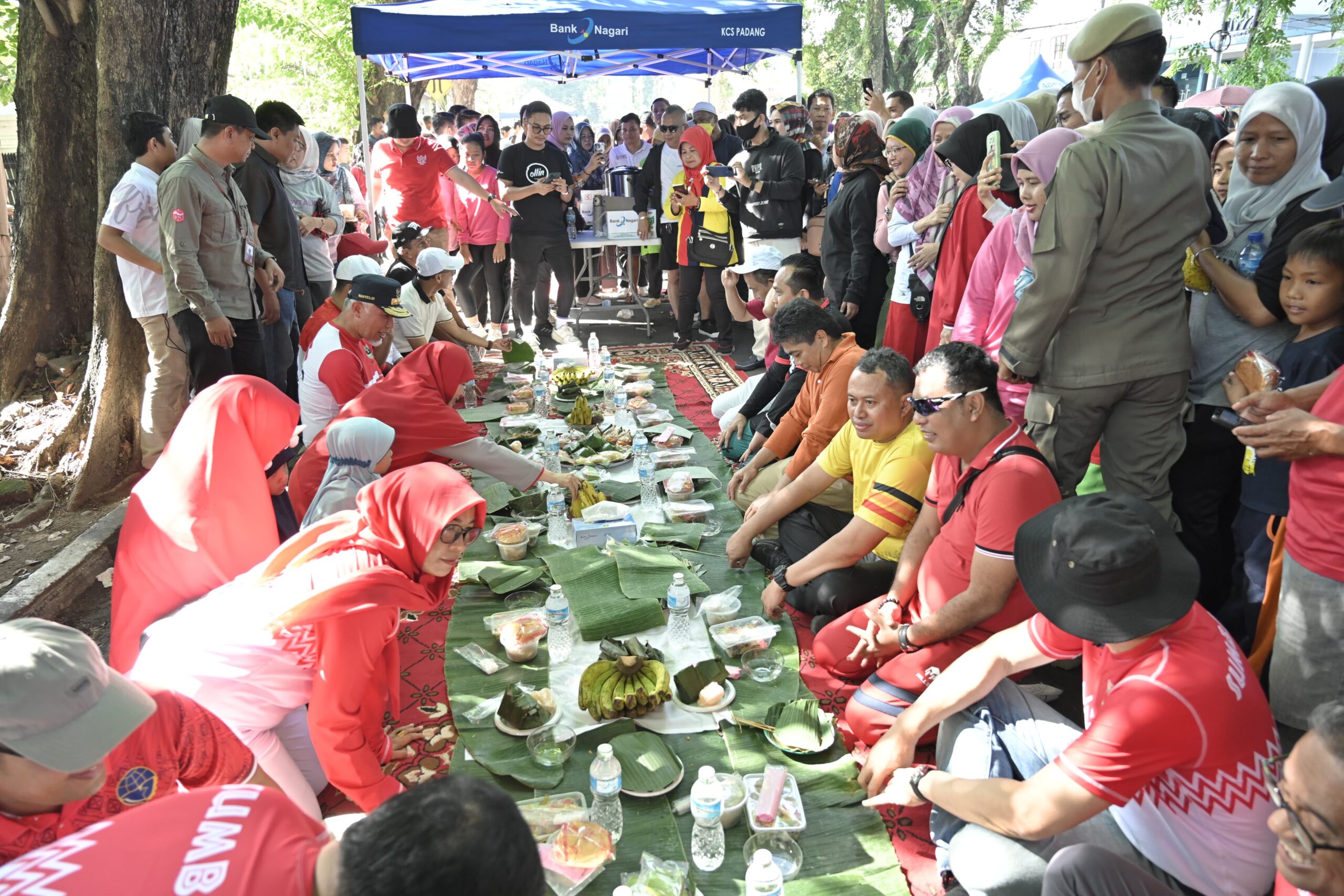 Semarak Makan Balanjuang Bersama Gubernur Mahyeldi, CFD Perdana 2024 20 Ribu Lebih Warga