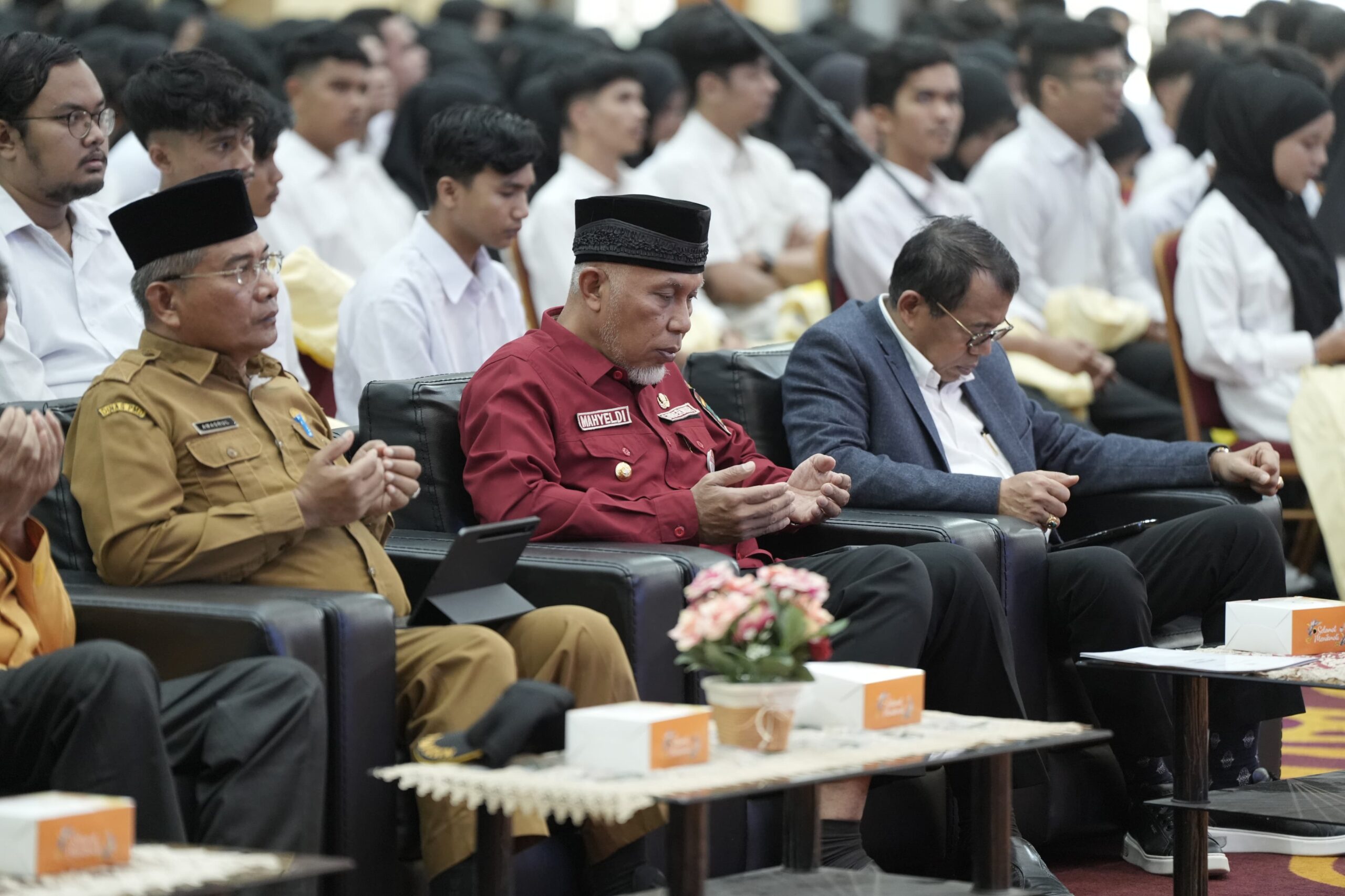 Gubernur Mahyeldi Sebut Mahasiswa KKN UNP Perlu Merasakan Denyut Kehidupan Masyarakat sebagai Bekal Menjadi Pemimpin Masa Depan