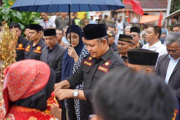 Bupati Solok Epyardi Asda Kunjungan Kerja di Nagari Lolo, Nagari Alahan Panjang dan Aia Dingin