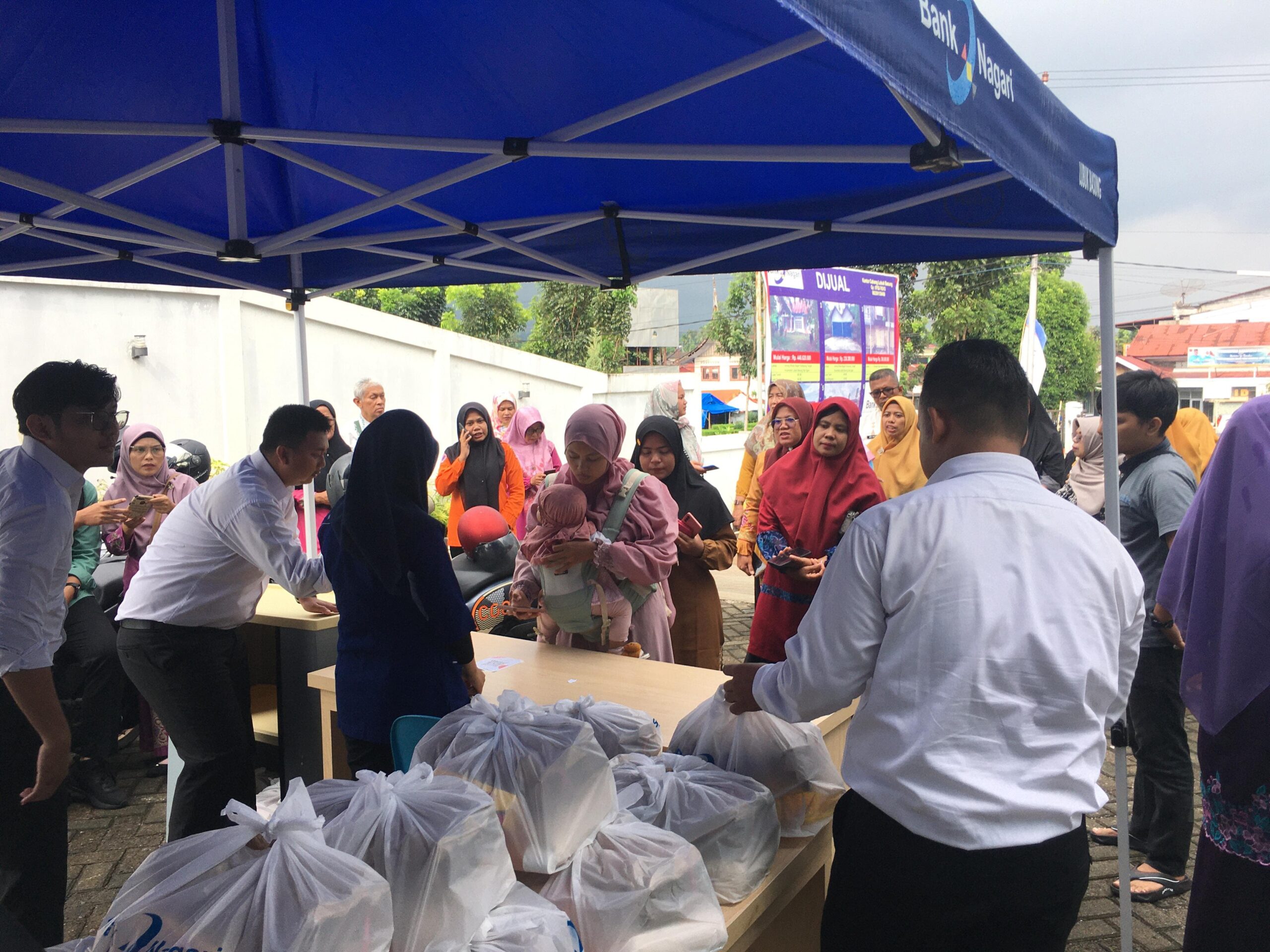 Bank Nagari Ulang Tahun ke-62 Gelar Bazar Paket Pangan Murah Tahap 2