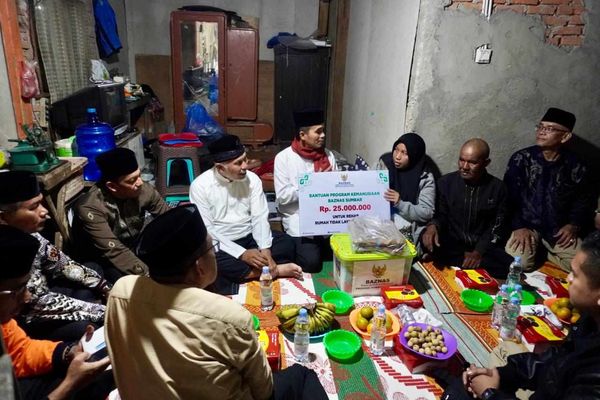 Gubernur Mahyeldi Ansharullah Singgah Sahur, Warga Gumala Terima Bantuan Rehab RTLH