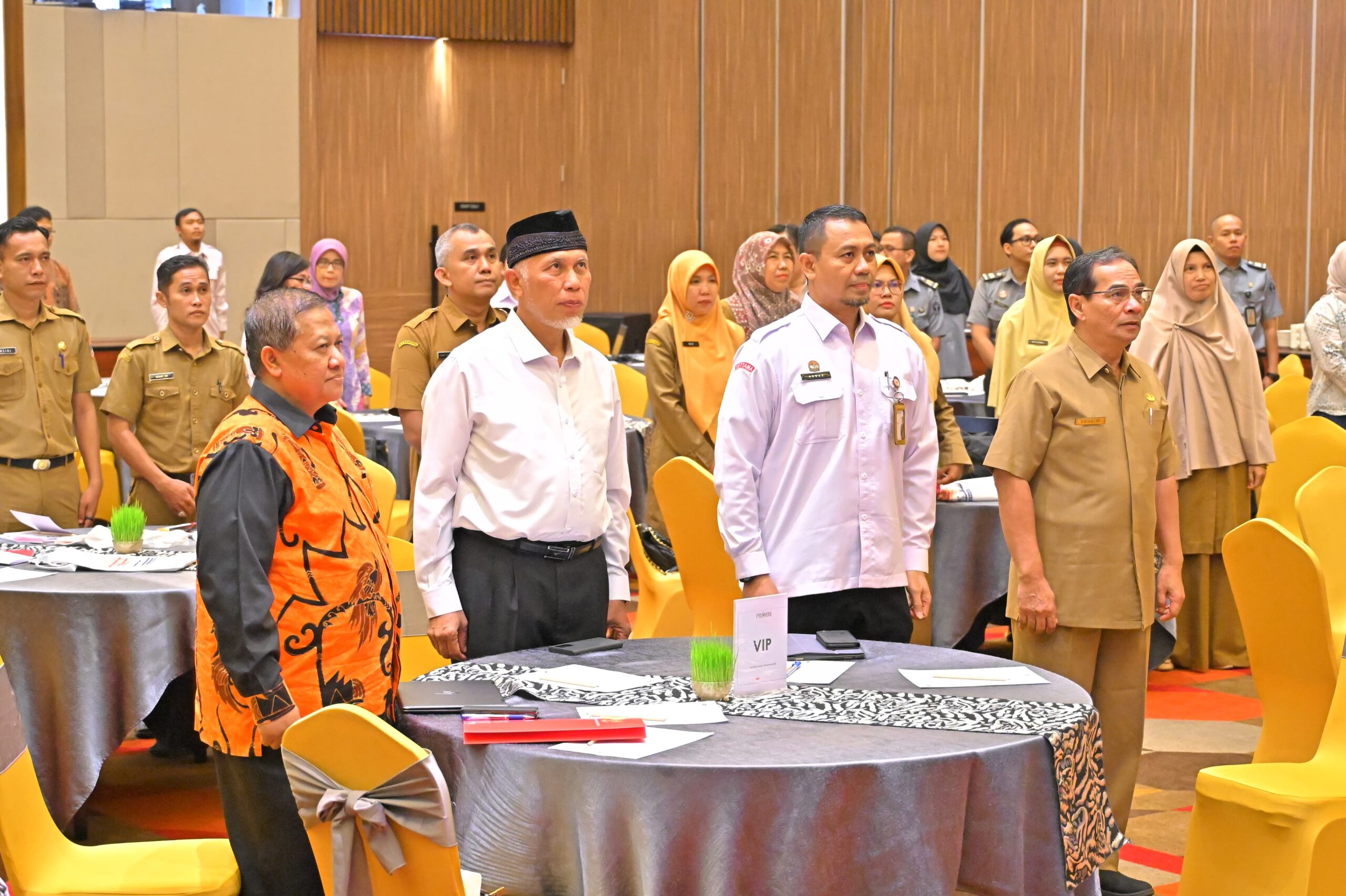 Gubernur Mahyeldi Ansharullah Tekankan Pentingnya Kandungan Nilai Pancasila dalam Rancangan Perda