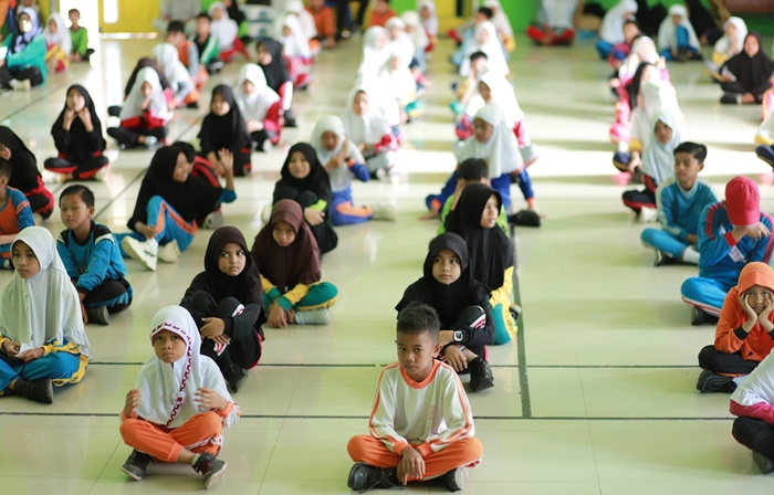 Pelatihan Senam Jantung Sehat untuk Guru dan Siswa SD di Kota Solok