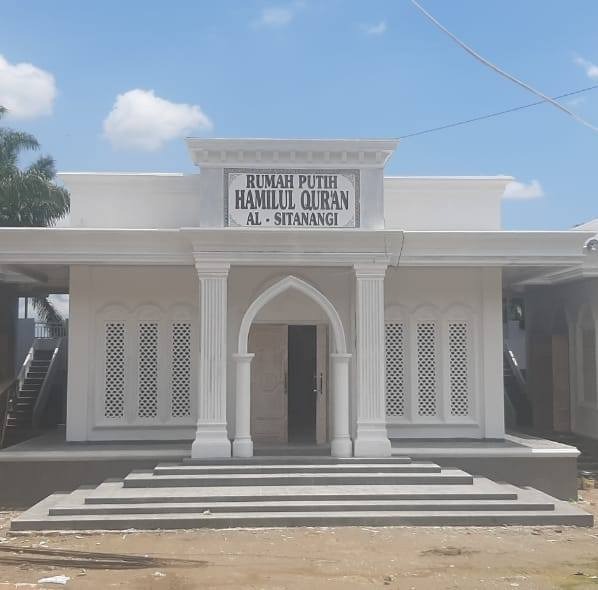 Pondok Pesantren "Rumah Putih Hamilul Qur’an Al-Sitanangi" di Nagari Sitanang Agam