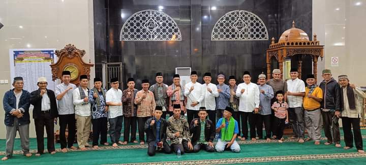 Sekda Kabupaten Solok Medison Hadir Perayaan Malam Takbiran di Mesjid Agung Darussalam Islamic Centre Koto Baru.