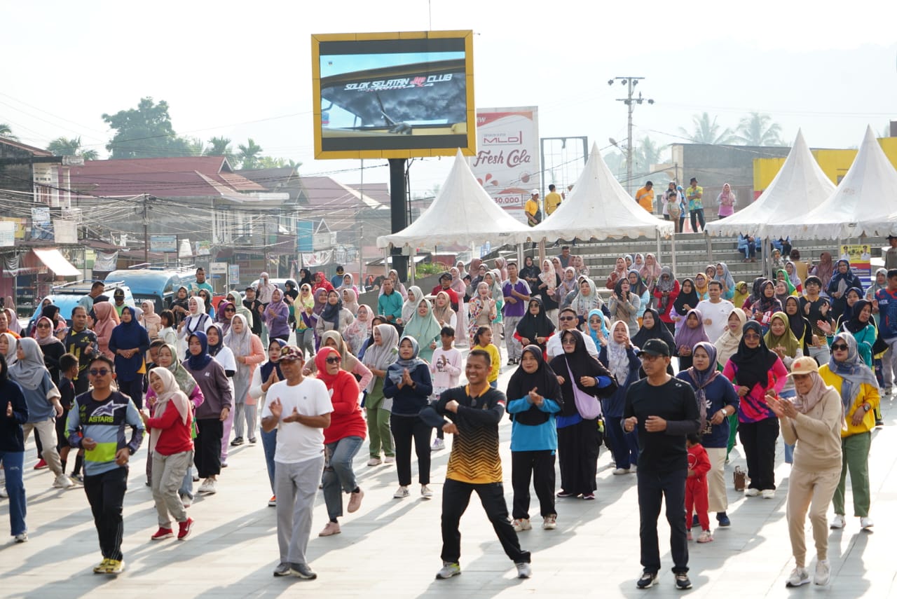 Bupati Solok Selatan Khairunas Ajak Masyarakat Terapkan Pola Hidup Sehat Melalui Car Free Day