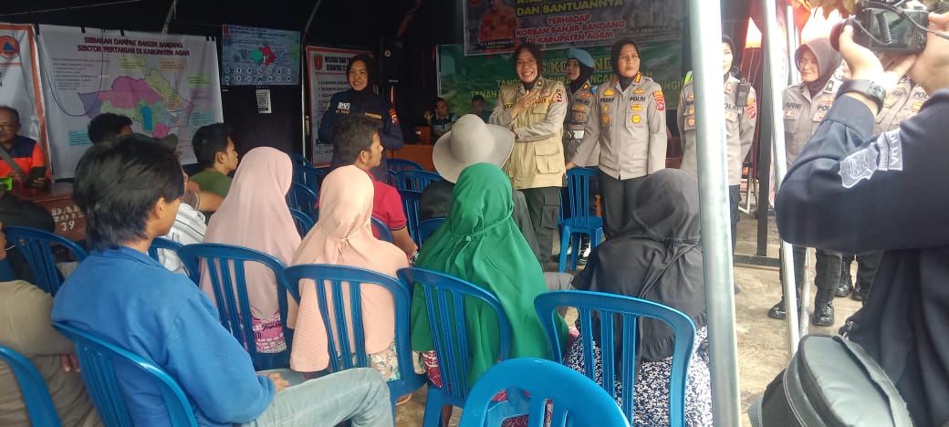 Trauma Healing dan Bantuan Tali Asih dari Pakor Polwan RI Desi Andriani untuk Korban Bencana di Bukik Batabuah