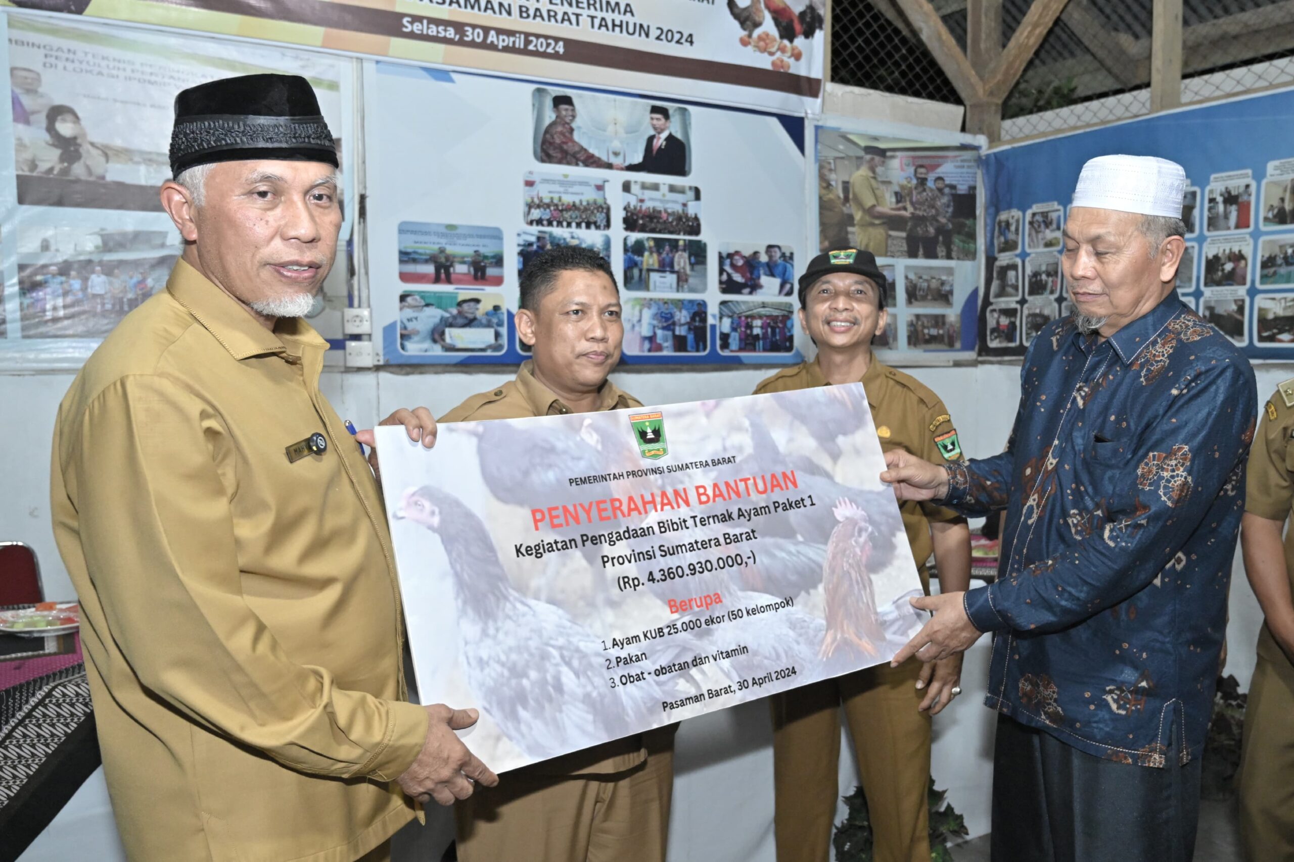 Wujudkan Komitmen pada Dunia Pertanian, Gubernur Mahyeldi Ansharullah Salurkan Bantuan Ayam KUB di Pasaman Barat