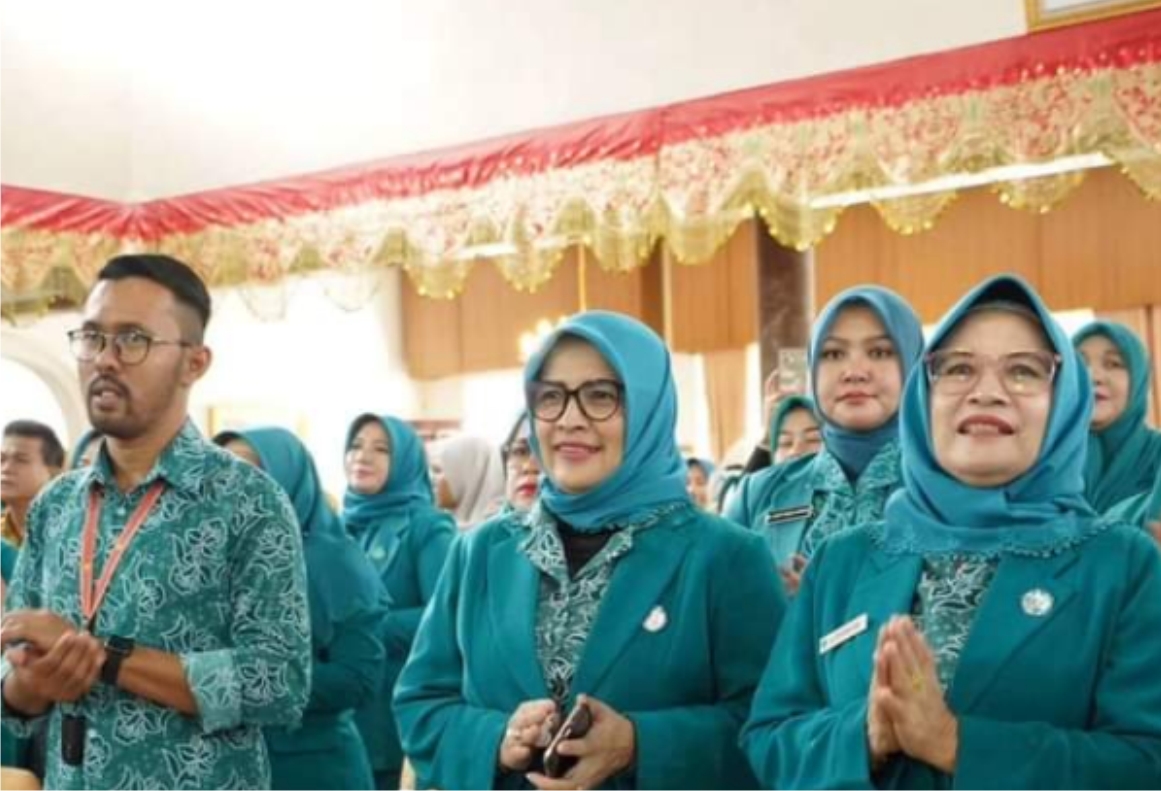 Erniati Khairunas Hadiri Malam Puncak Hari Kesatuan Gerak Pemberdayaan Kesejahteraan Keluarga ke- 52