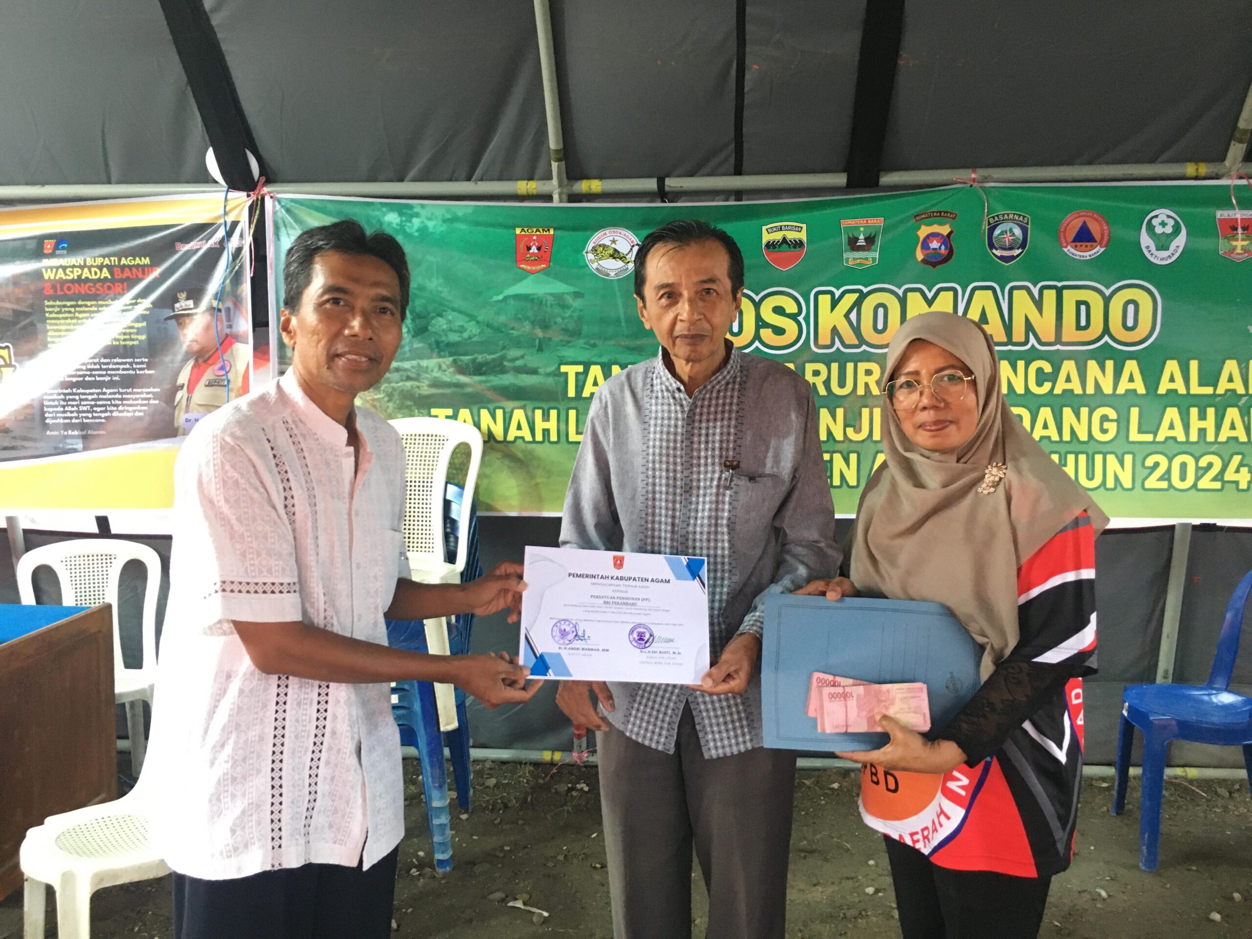 Persatuan Pensiunan BRI Pekan Baru Salurkan Bantuan Rp. 20 Juta untuk Korban Banjir dan Longsor