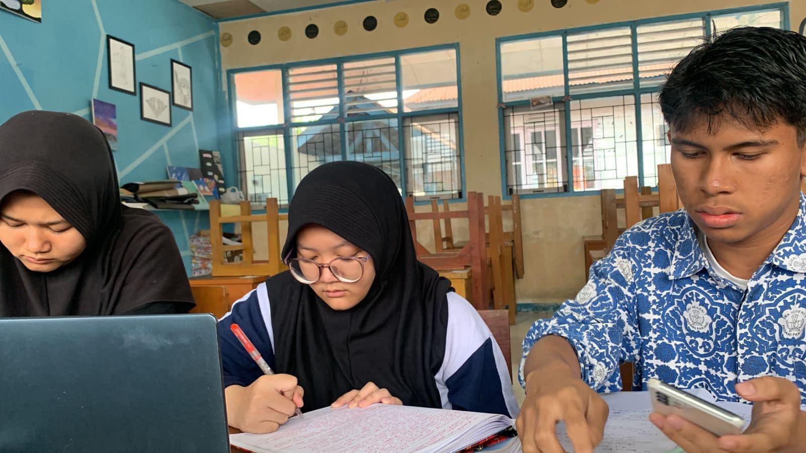 SMA N 1 Padang Panjang Raih Juara III dan Best Speaker di Ajang NSDC Tingkat Provinsi Sumatera Barat