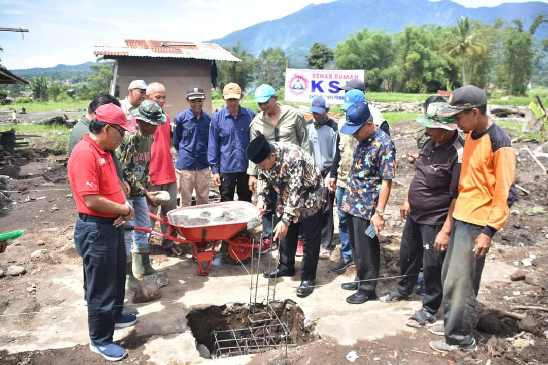 Peletakan Batu Pertama Huntara Bagi Korban Banjir Bandang di Nagari Batu Taba