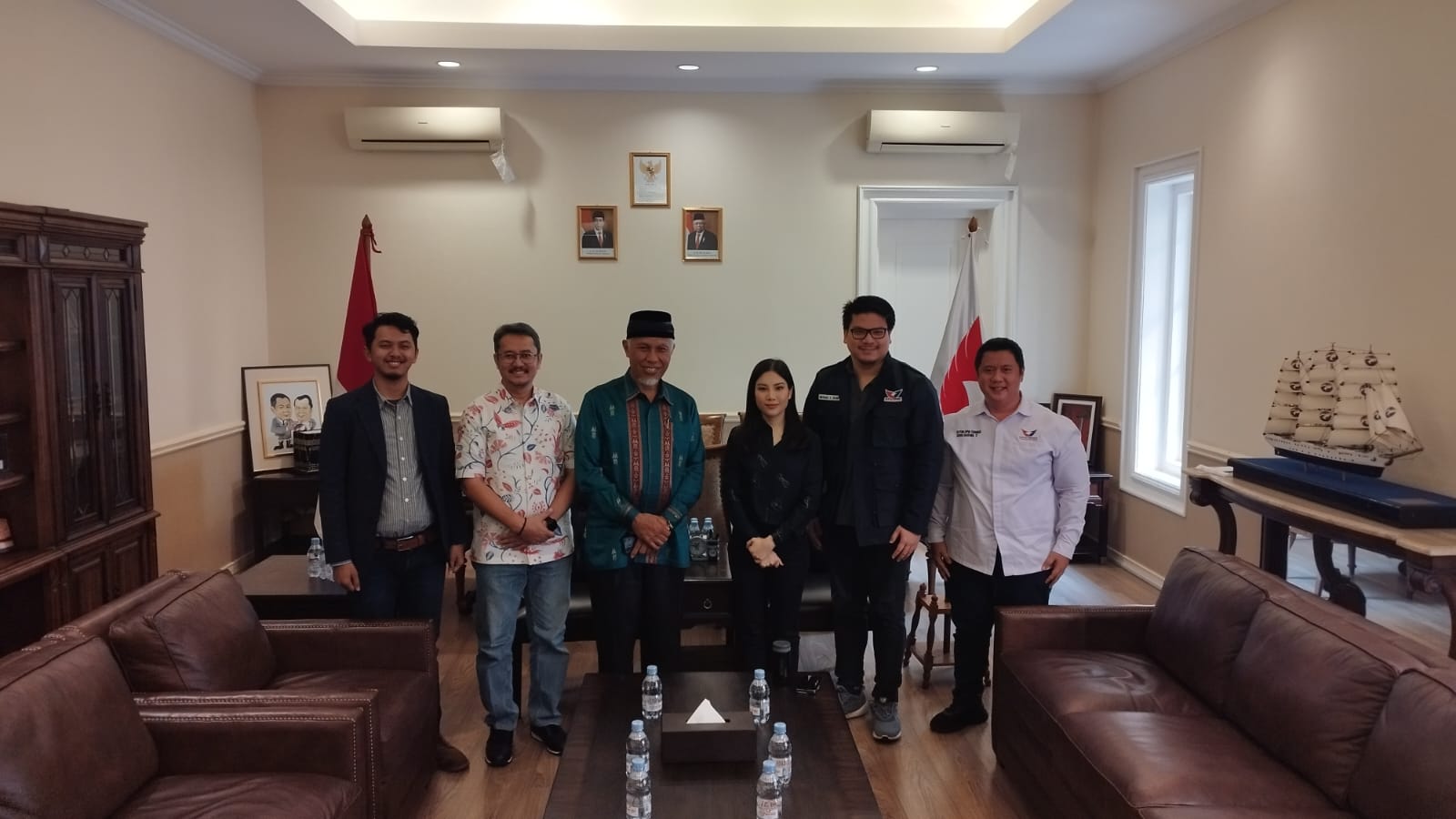 Gubernur Mahyeldi Ansharullah dan Wamenparekraf Angela Bahas Pengembangan Pariwisata di Sumbar