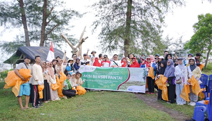 Komunitas Gemilang Basamo, Eco Tuah Sakato dan Trash 2 Move Gelar Aksi Bersih Pantai Pasir Jambak