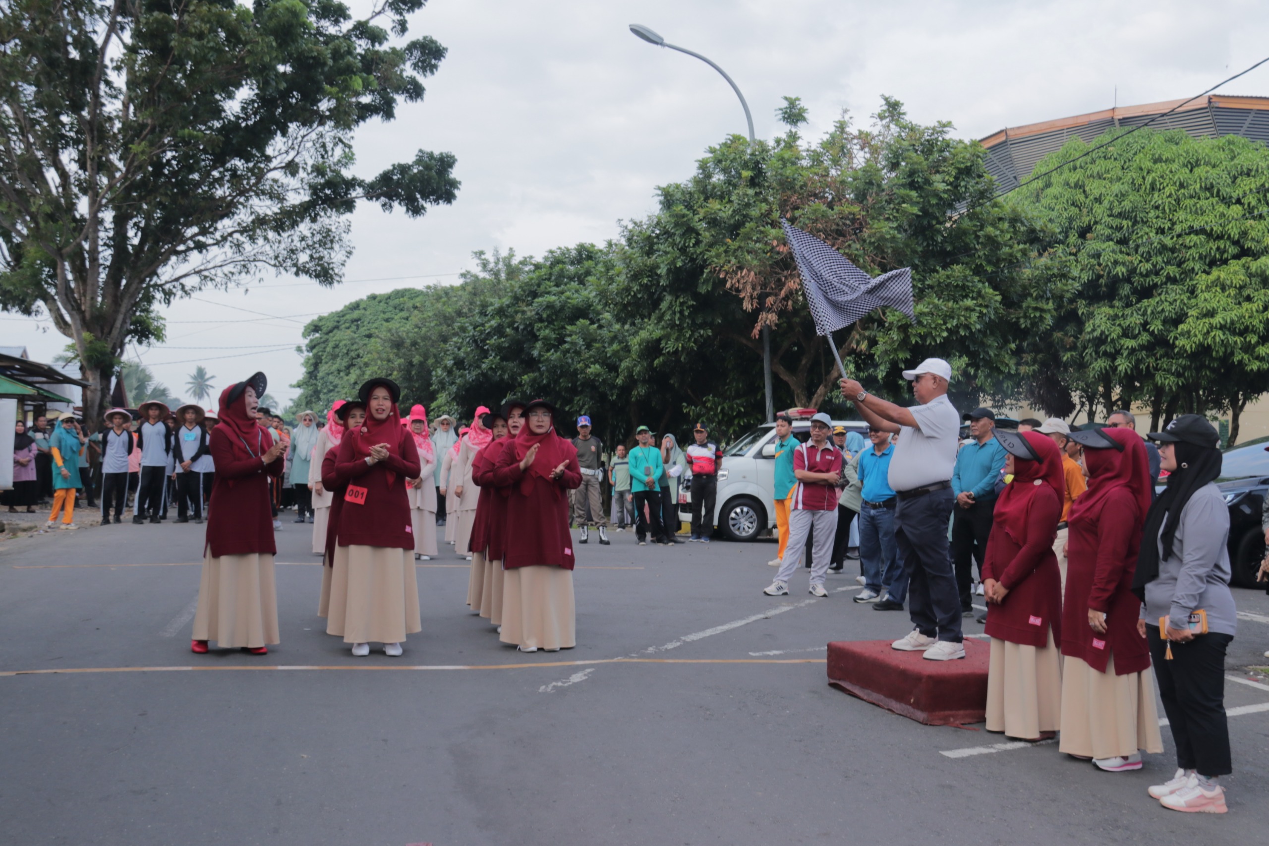 Pemerintah Kabupaten Agam Gelar Gerak Jalan Tepat Waktu Sambut HUT RI ke-79