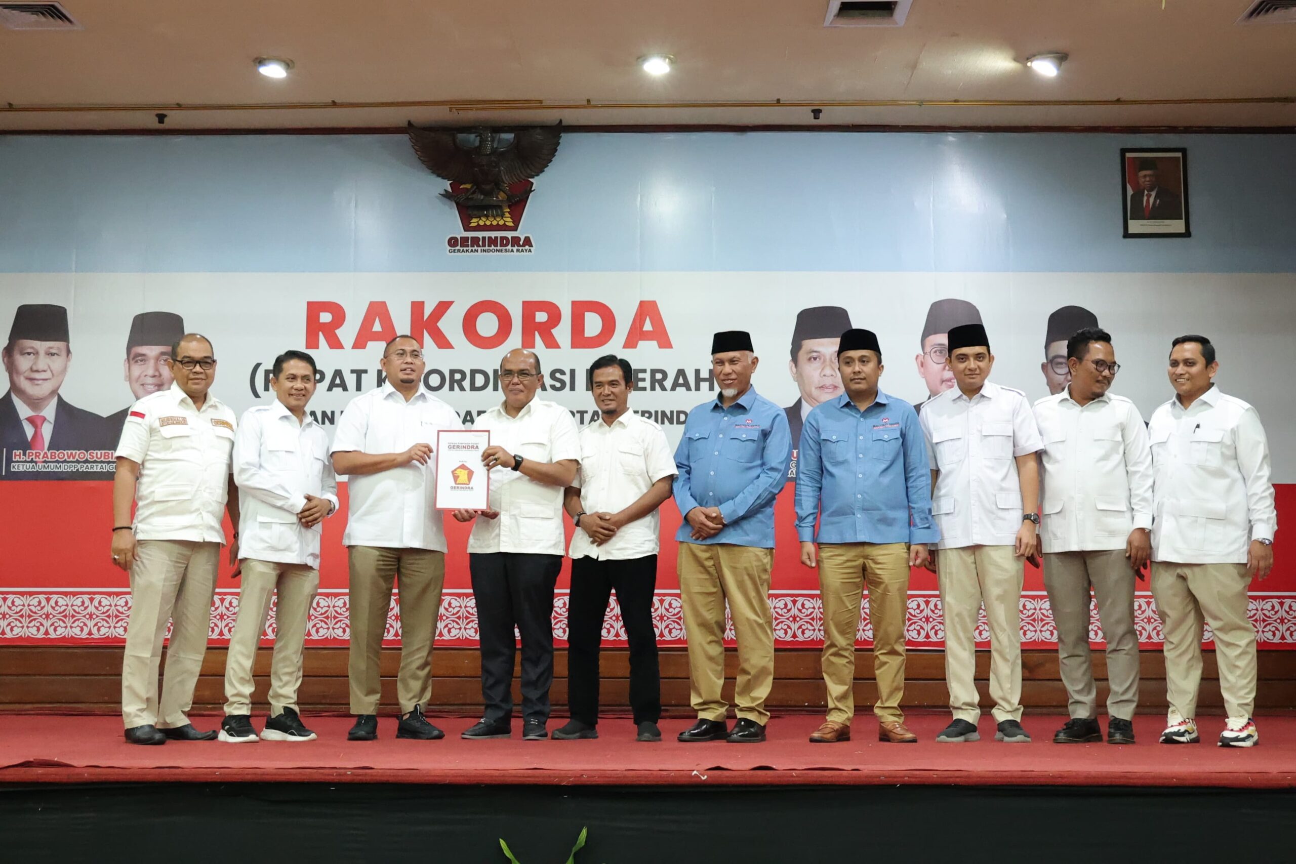 Supardi - Tri Venindra Terima Formulir Persetujuan Paslon dari Gerindra, Siap Daftar ke KPU