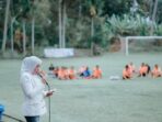 Bupati Solok besama Ketua TP-PKK Buka Open Turnamen Sepak Bola Kobar Fc U 40 Tahun 2024.