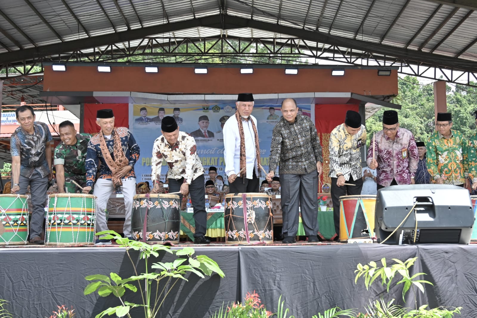 Gubernur Mahyeldi Ansharullah Resmikan Gelaran Porsadin ke-6 tingkat Sumbar