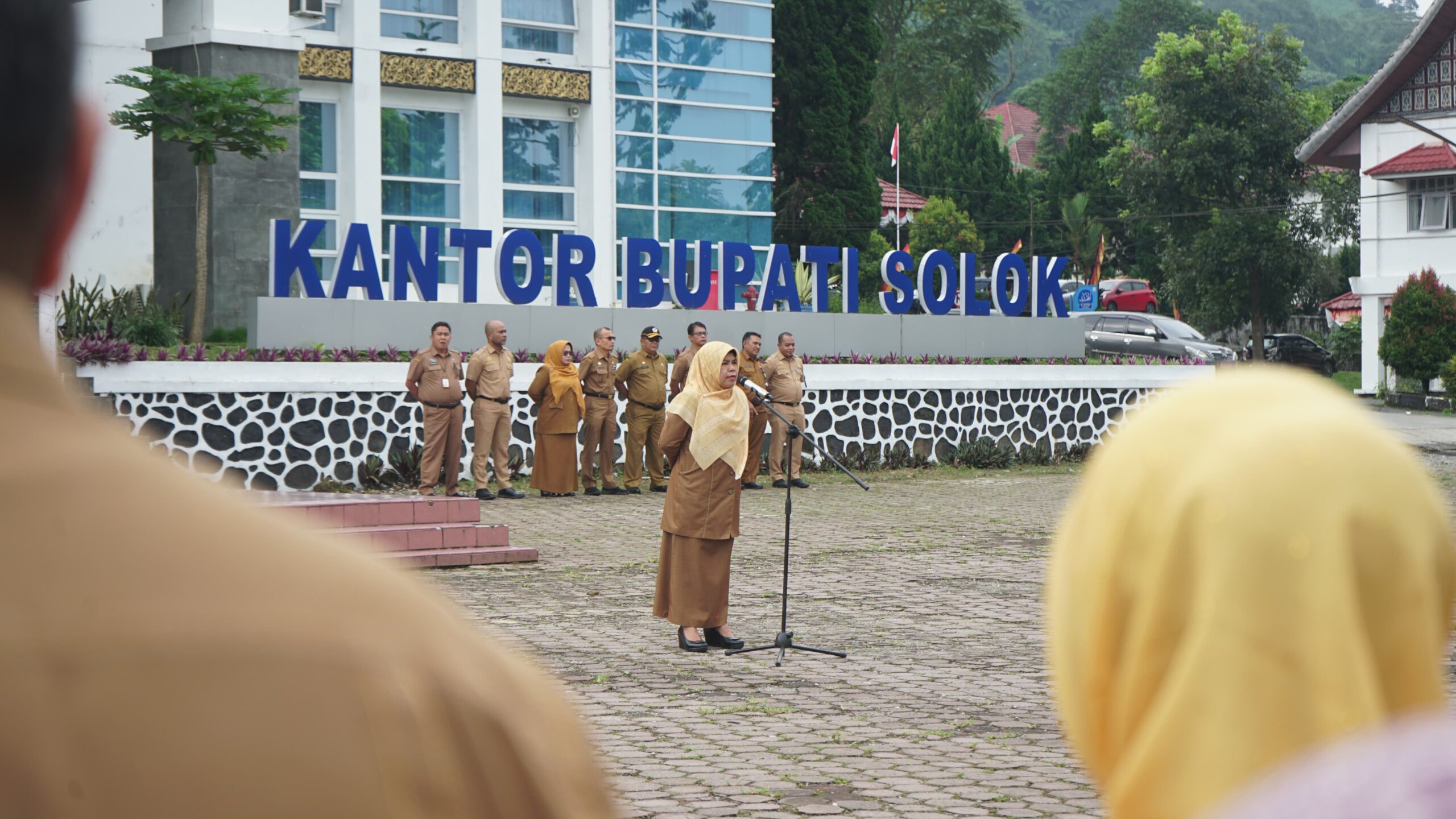 Pemerintah Kabupaten Solok Apel Pagi di Lapangan Kantor Bupati Solok