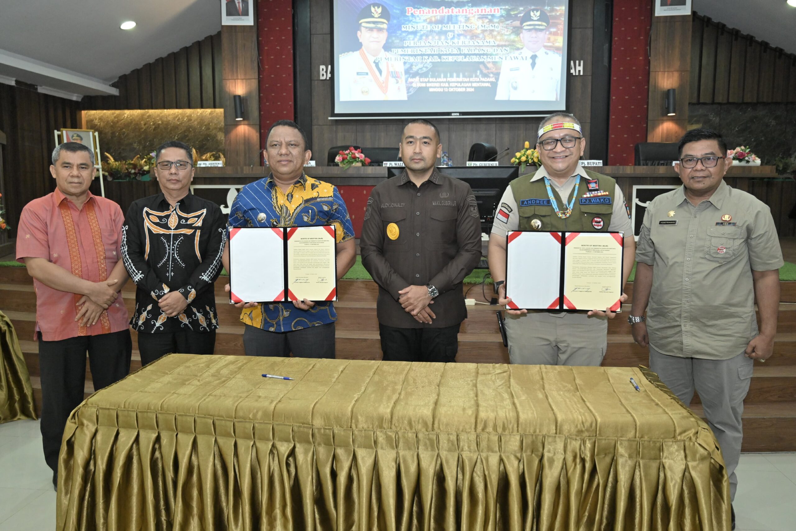 Pemko Padang Rapat Staf di Mentawai, Plt Gubernur Audy Joinaldy Apresiasi Kerja Sama Antardaerah di Sumbar