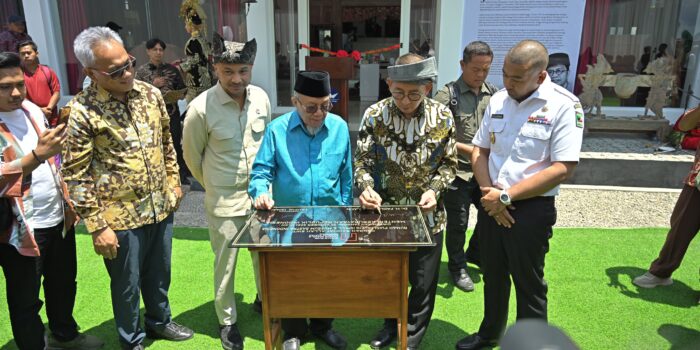 Plt Gubernur Sumbar Audy Joinaldy Dampingi Menbud Fadli Zon Peresmian Museum Sastra Indonesia