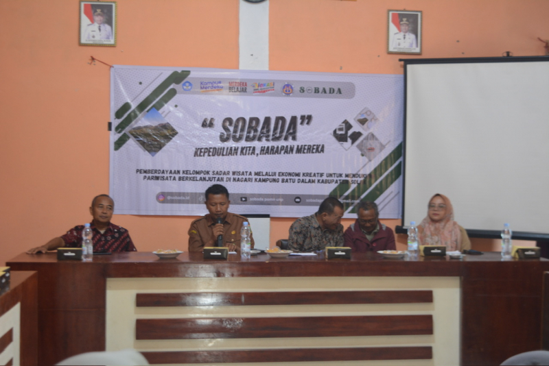 Mahasiswa dan Dosen UNP Berkolaborasi dalam Program SOBADA Tingkatkan Ekonomi Kreatif di Solok