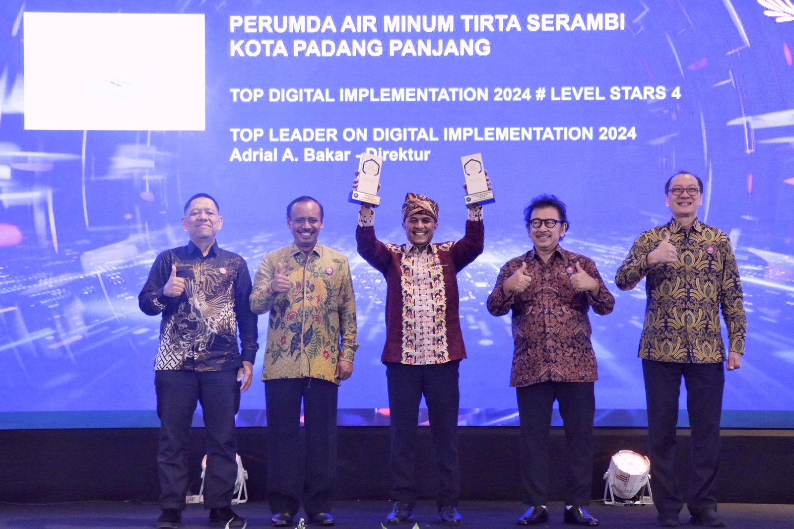 Perumdam Air Minum Tirta Serambi Raih Penghargaan TOP Digital Awards 2024